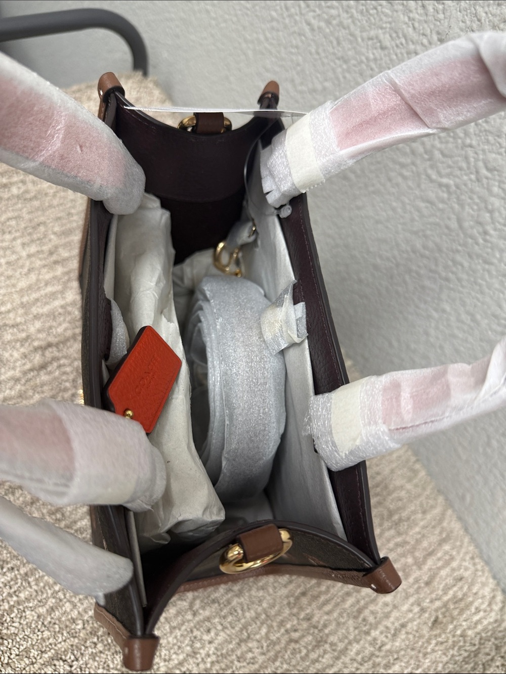 Coach CC769 Dempsey Tote 22 Signature Satchel with Red Handles and Tag - Picture 10 of 13